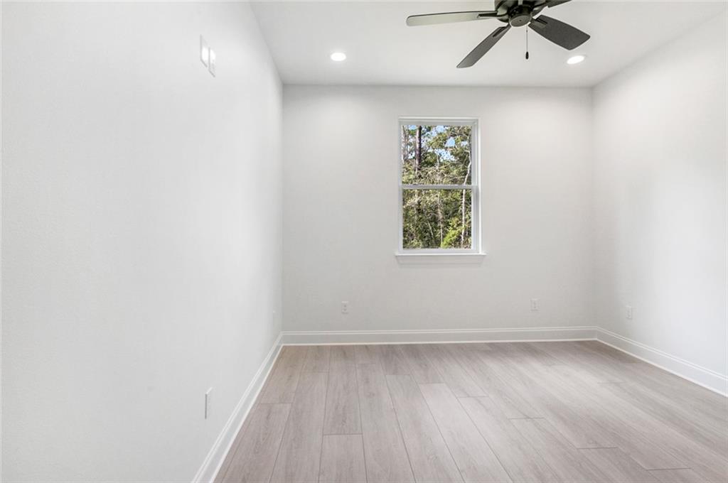 Covington, Louisiana 70433, United States, 3 Bedrooms Bedrooms, ,2 BathroomsBathrooms,Residential,Pending,107580