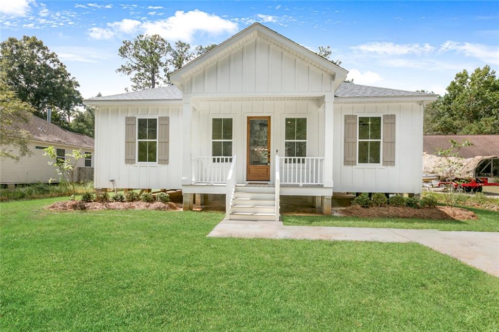 Covington, Louisiana 70433, United States, 3 Bedrooms Bedrooms, ,2 BathroomsBathrooms,Residential,Pending,107580