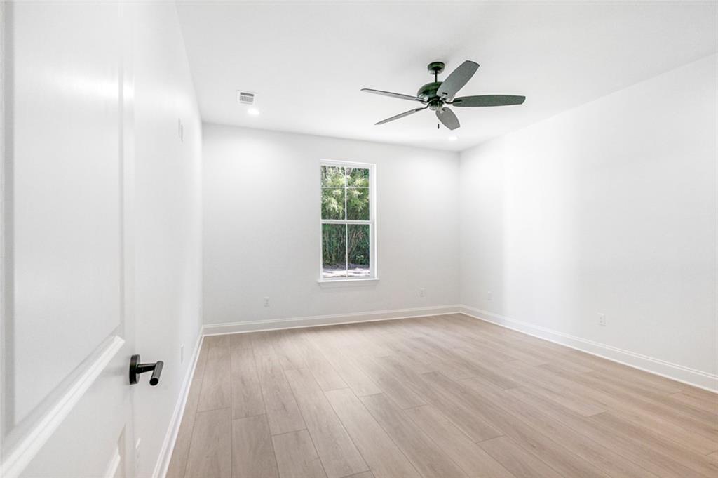 Covington, Louisiana 70433, United States, 3 Bedrooms Bedrooms, ,2 BathroomsBathrooms,Residential,Pending,107580