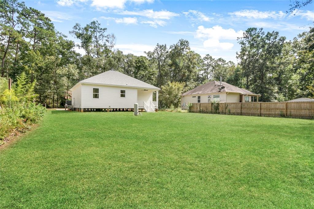 Covington, Louisiana 70433, United States, 3 Bedrooms Bedrooms, ,2 BathroomsBathrooms,Residential,Pending,107580