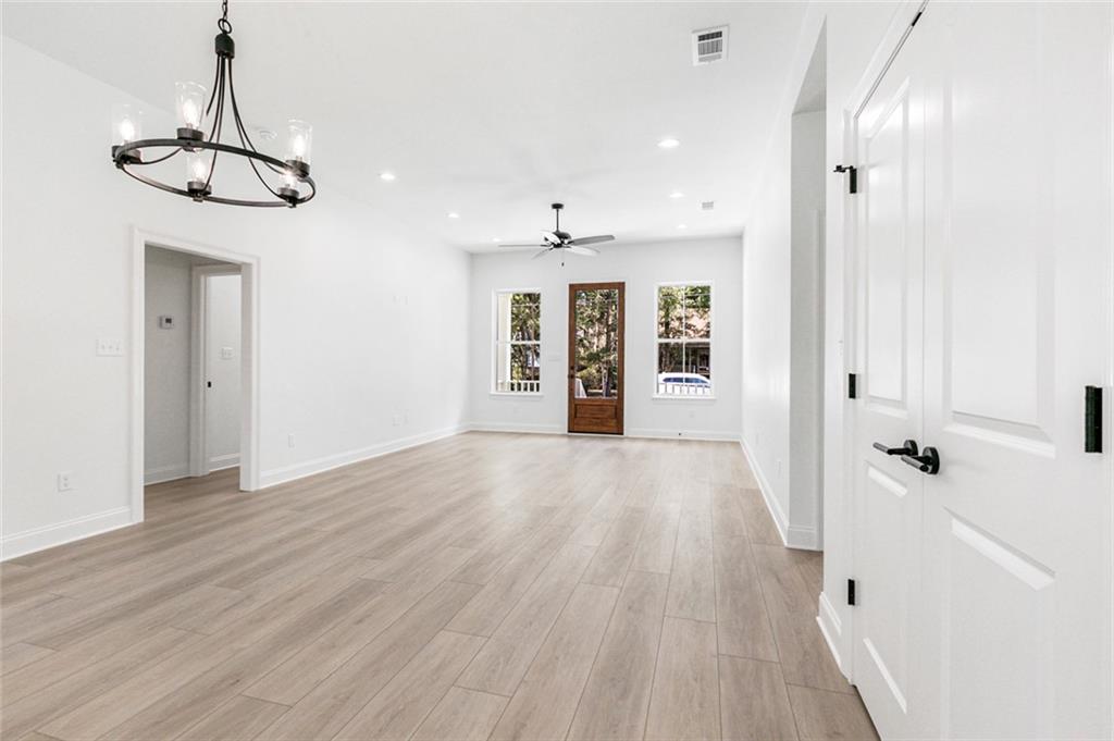 Covington, Louisiana 70433, United States, 3 Bedrooms Bedrooms, ,2 BathroomsBathrooms,Residential,Pending,107580