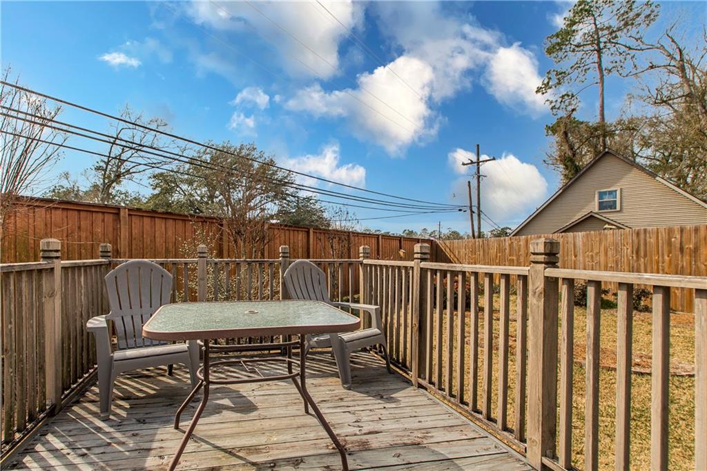 Hammond, Louisiana 70403, United States, 3 Bedrooms Bedrooms, ,3 BathroomsBathrooms,Residential,Pending,65057