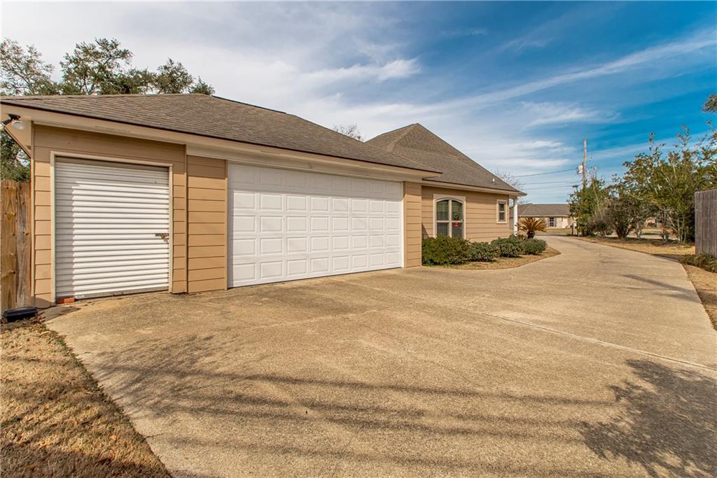 Hammond, Louisiana 70403, United States, 3 Bedrooms Bedrooms, ,3 BathroomsBathrooms,Residential,Pending,65057