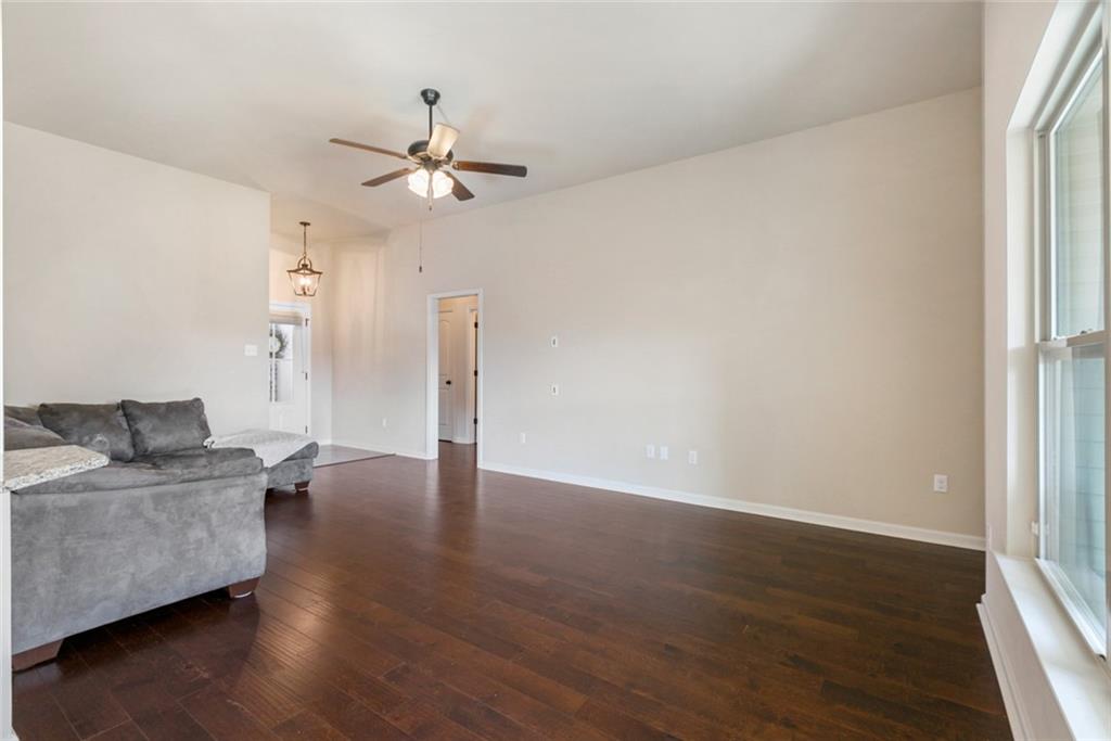 Covington, Louisiana 70435, United States, 3 Bedrooms Bedrooms, ,2 BathroomsBathrooms,Residential,Pending,64805