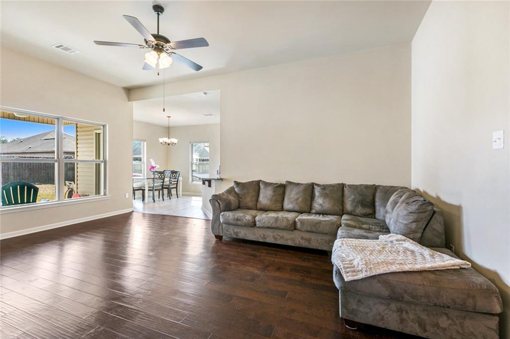 Covington, Louisiana 70435, United States, 3 Bedrooms Bedrooms, ,2 BathroomsBathrooms,Residential,Pending,64805