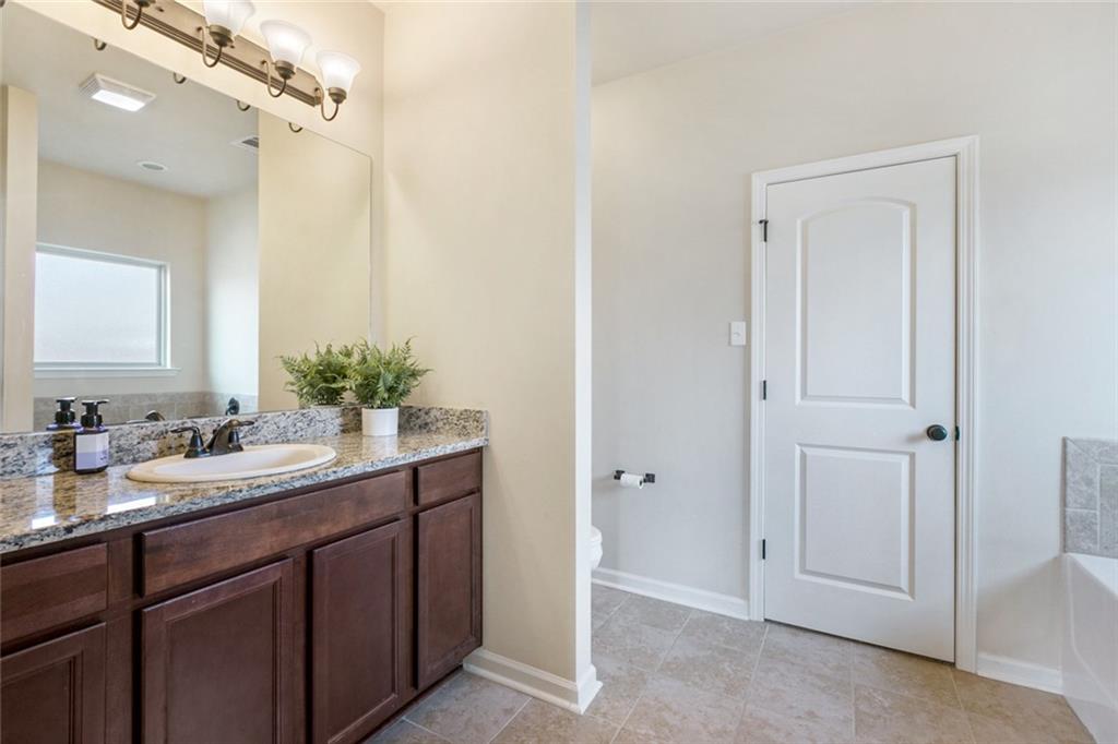 Covington, Louisiana 70435, United States, 3 Bedrooms Bedrooms, ,2 BathroomsBathrooms,Residential,Pending,64805