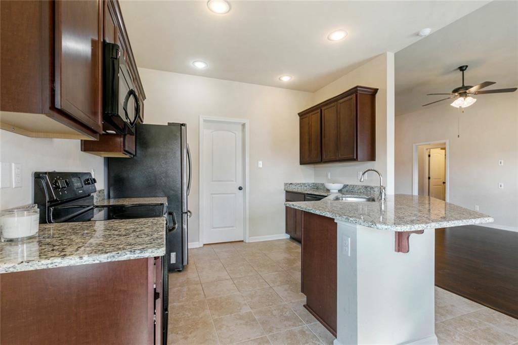 Covington, Louisiana 70435, United States, 3 Bedrooms Bedrooms, ,2 BathroomsBathrooms,Residential,Pending,64805