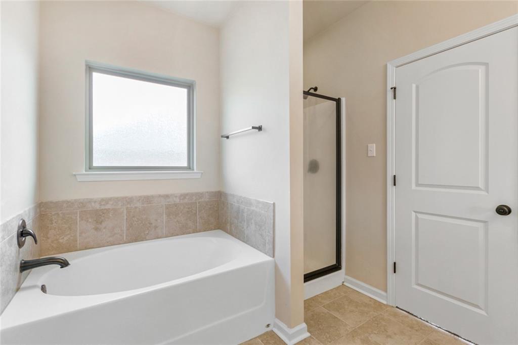 Covington, Louisiana 70435, United States, 3 Bedrooms Bedrooms, ,2 BathroomsBathrooms,Residential,Pending,64805