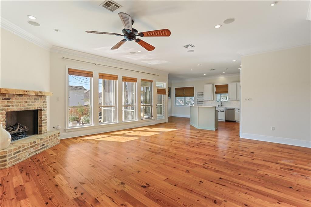 New Orleans, Louisiana 70124, United States, 3 Bedrooms Bedrooms, ,3 BathroomsBathrooms,Residential,Pending,107347