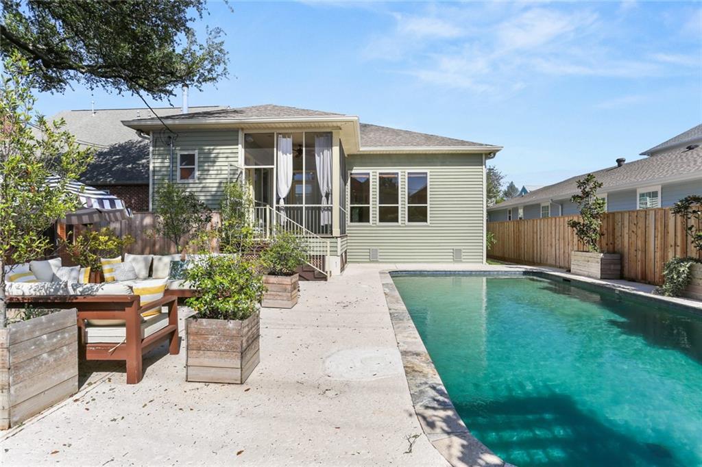 New Orleans, Louisiana 70124, United States, 3 Bedrooms Bedrooms, ,3 BathroomsBathrooms,Residential,Pending,107347