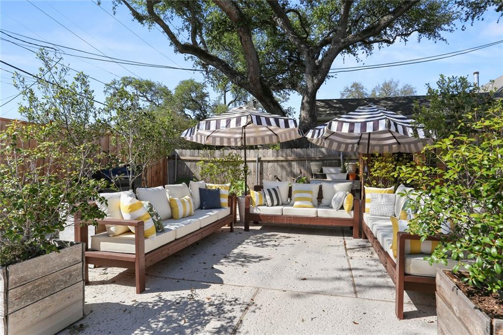 New Orleans, Louisiana 70124, United States, 3 Bedrooms Bedrooms, ,3 BathroomsBathrooms,Residential,Pending,107347