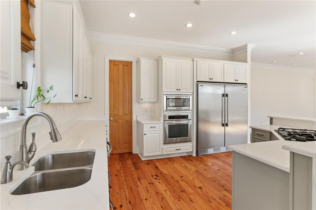 New Orleans, Louisiana 70124, United States, 3 Bedrooms Bedrooms, ,3 BathroomsBathrooms,Residential,Pending,107347