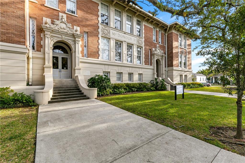 800 N RENDON Street 101