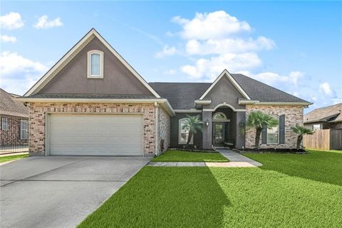 111 LAKE CAROLYN Drive Luling LA 70070