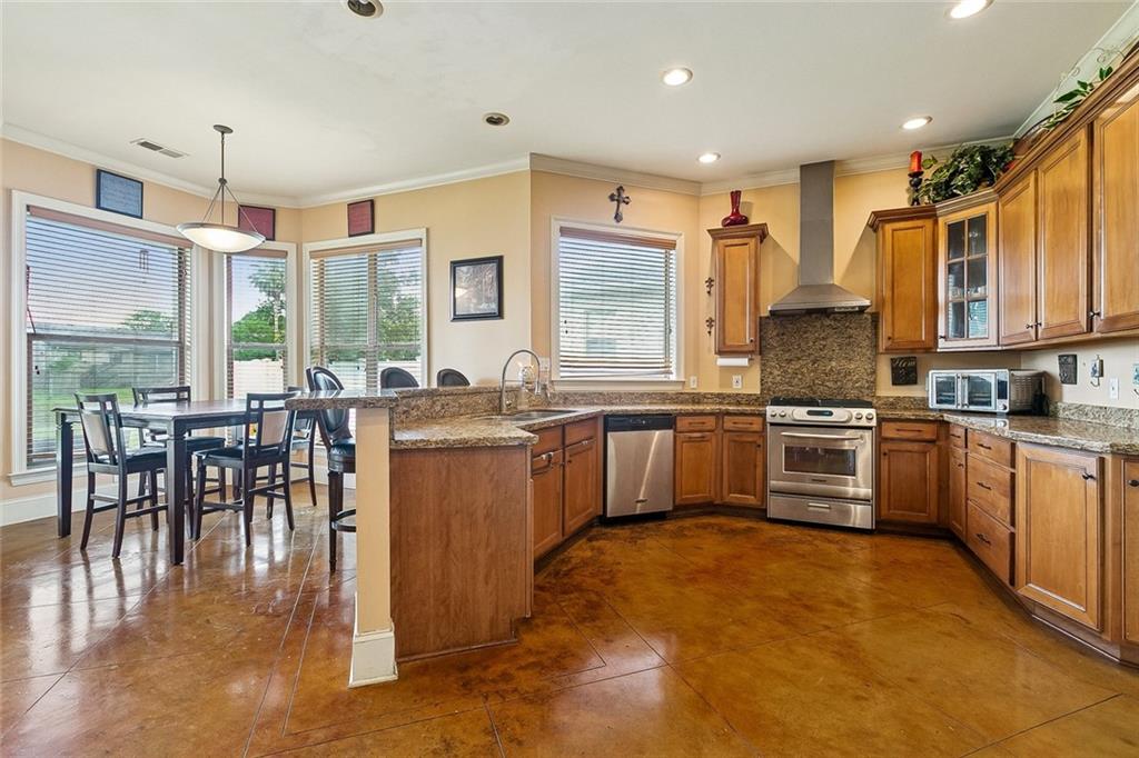 105 NATCHEZ TRACE Drive
