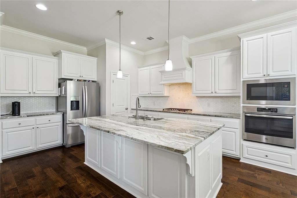 23399 NOBLE OAK Drive