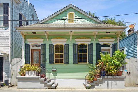 3217 Dauphine Street, New Orleans, LA 70117 - #: 2500301