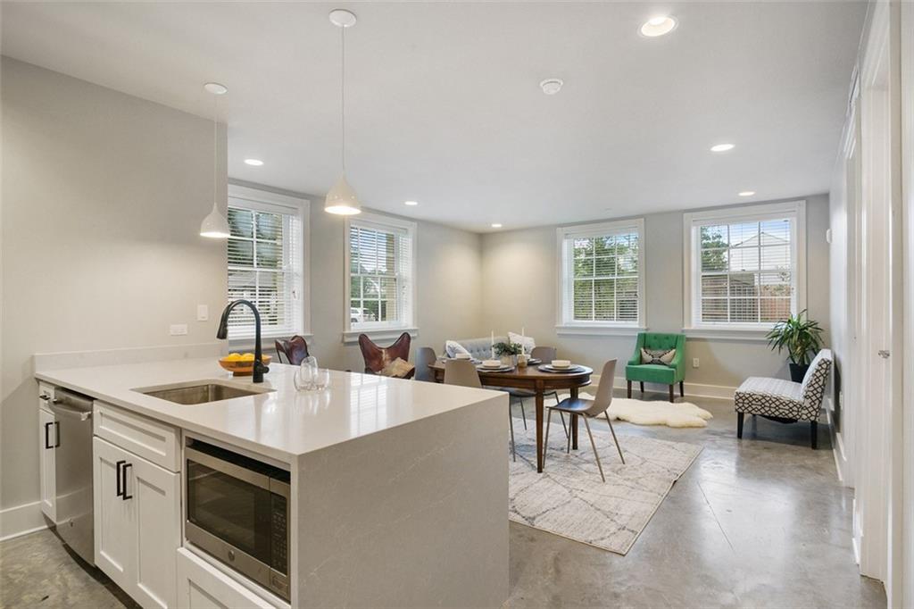 800 N RENDON Street 106