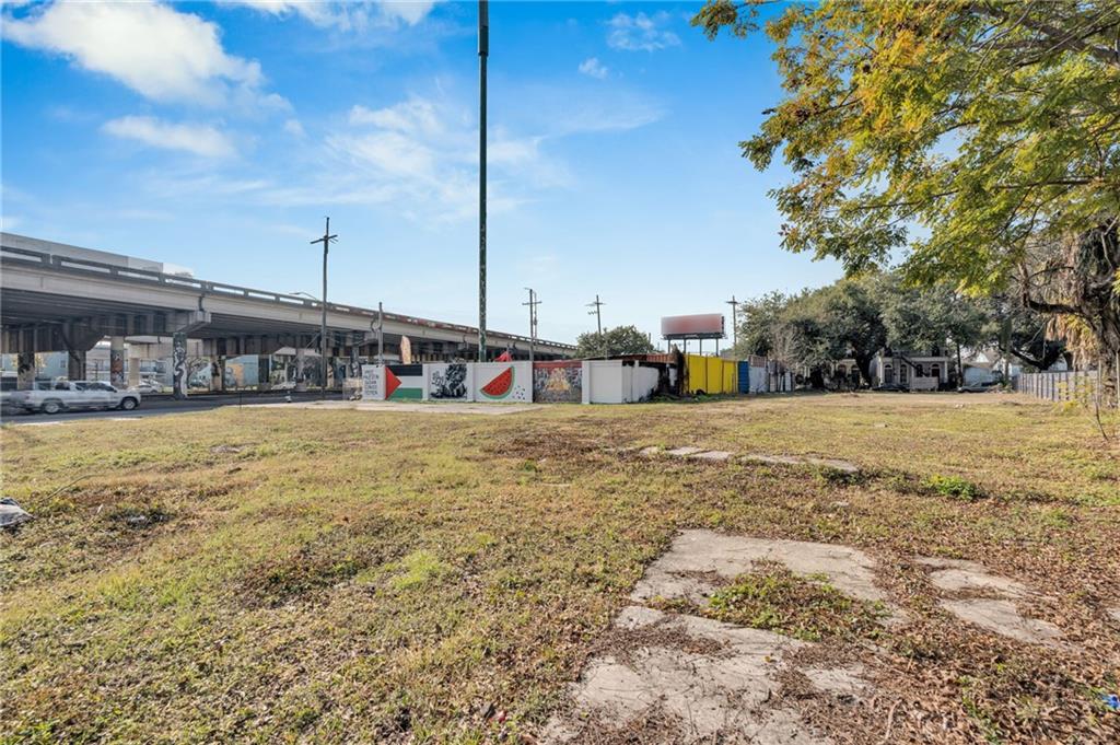 1245 N CLAIBORNE Avenue