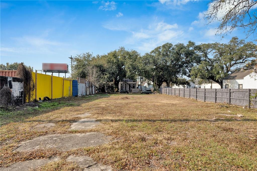 1245 N CLAIBORNE Avenue