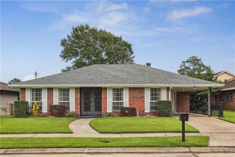 4811 PERELLI Drive New Orleans LA 70127