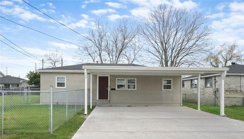 Photo of 644 10TH Street, Westwego, LA 70094 (MLS # 2545045)