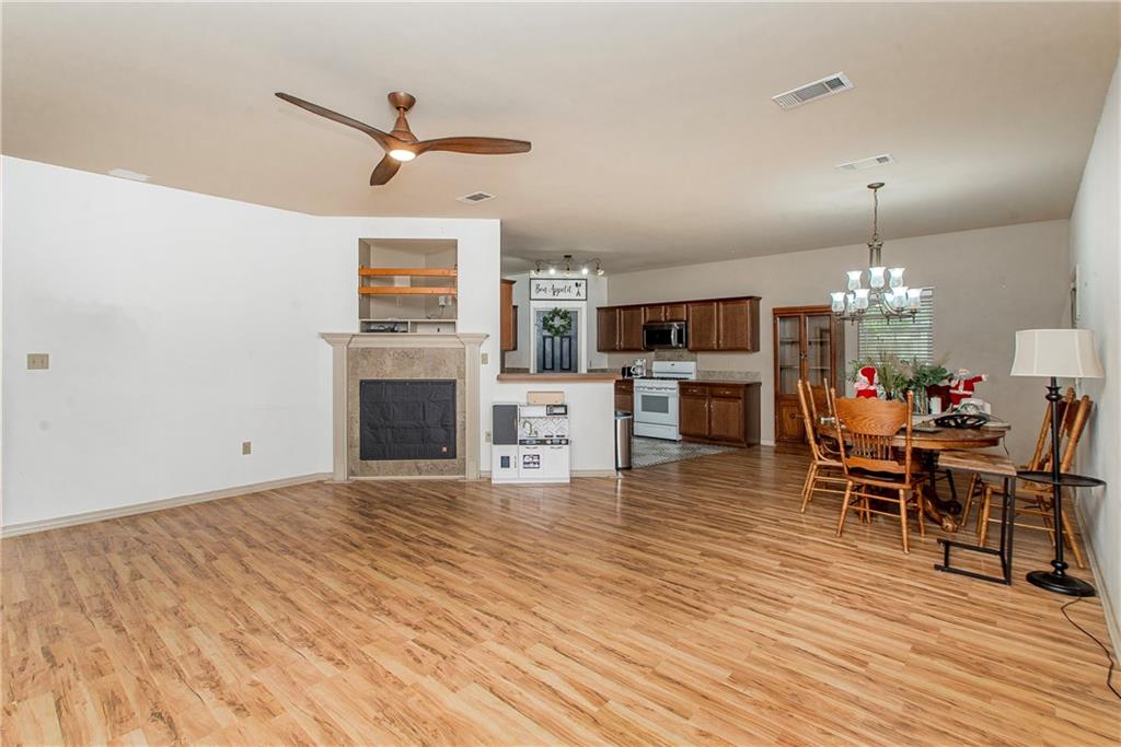 18335 FOX HOLLOW Loop