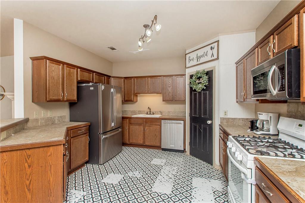 18335 FOX HOLLOW Loop