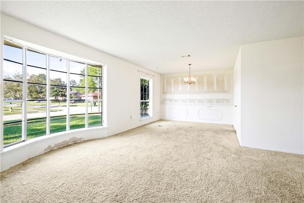400 LONGLEAF Drive