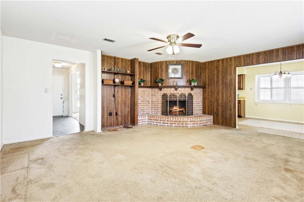 400 LONGLEAF Drive