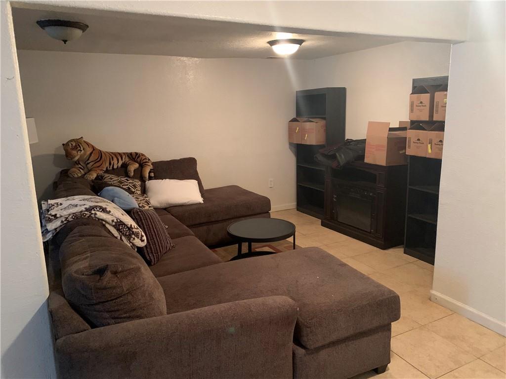 2805 ROSETTA Drive
