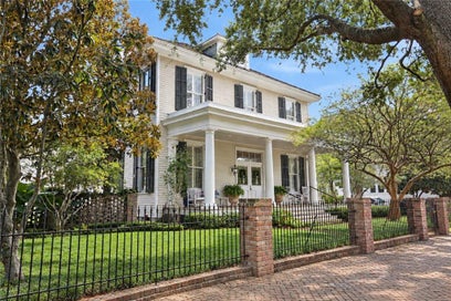 2236 PRYTANIA Street New Orleans LA 70130