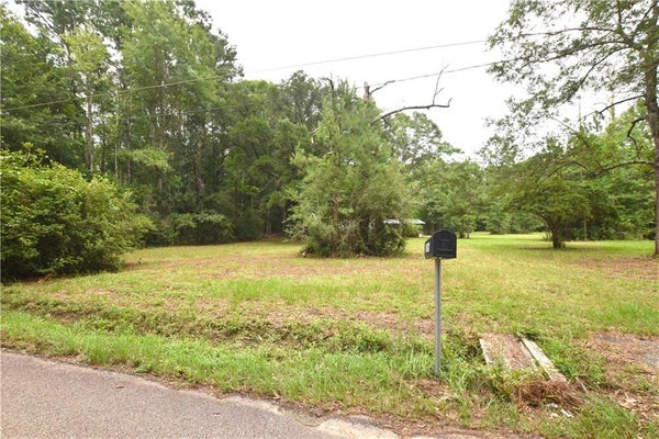 81056 FATHER FRANCIS DR, BUSH, LA 70431 - Image fcb682add5f5e654a94defbea26cbe0d/3215601077