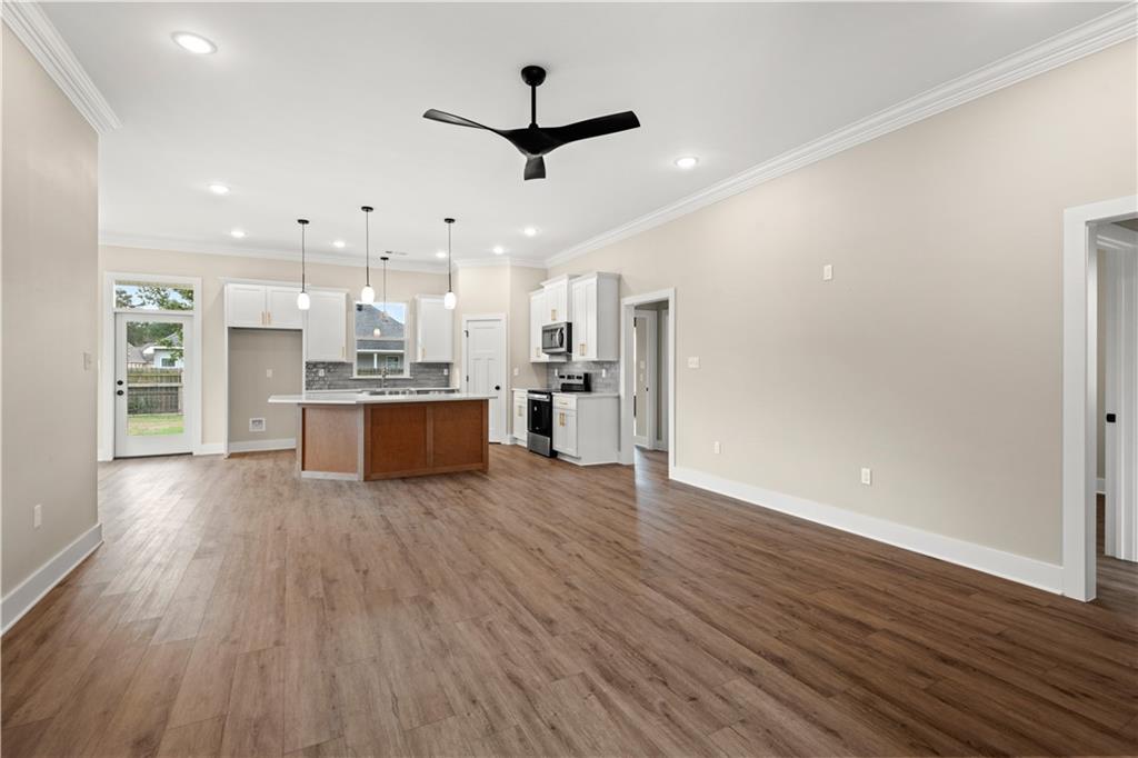 Covington, Louisiana 70435, United States, 3 Bedrooms Bedrooms, ,2 BathroomsBathrooms,Residential,Active,33949