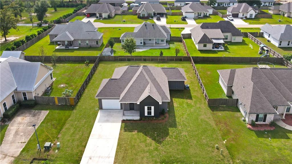 Covington, Louisiana 70435, United States, 3 Bedrooms Bedrooms, ,2 BathroomsBathrooms,Residential,Active,33949