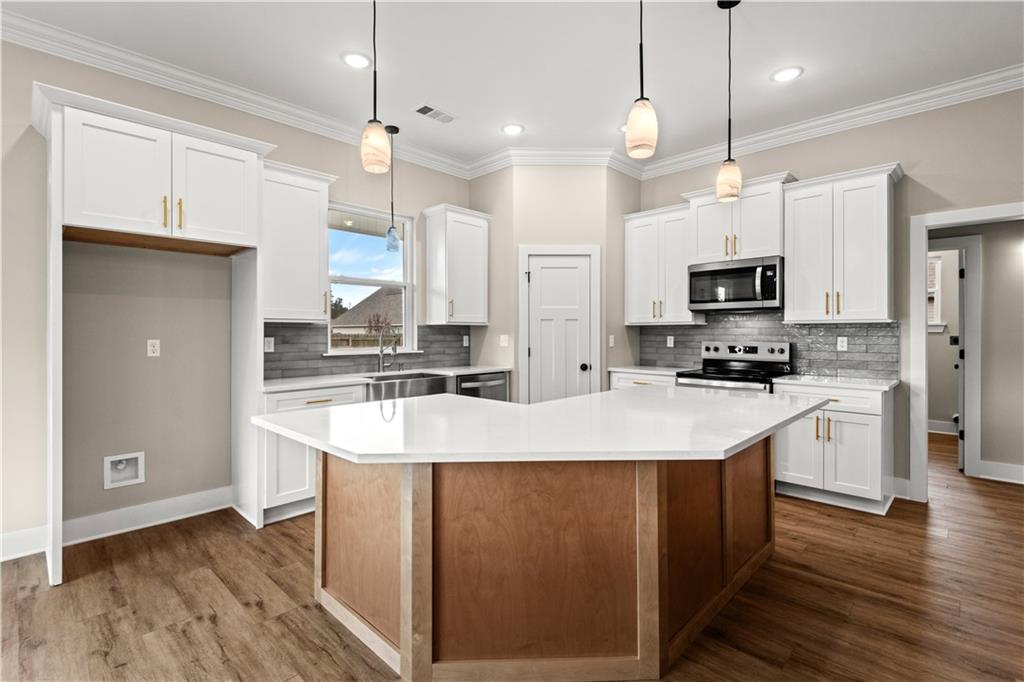 Covington, Louisiana 70435, United States, 3 Bedrooms Bedrooms, ,2 BathroomsBathrooms,Residential,Active,33949