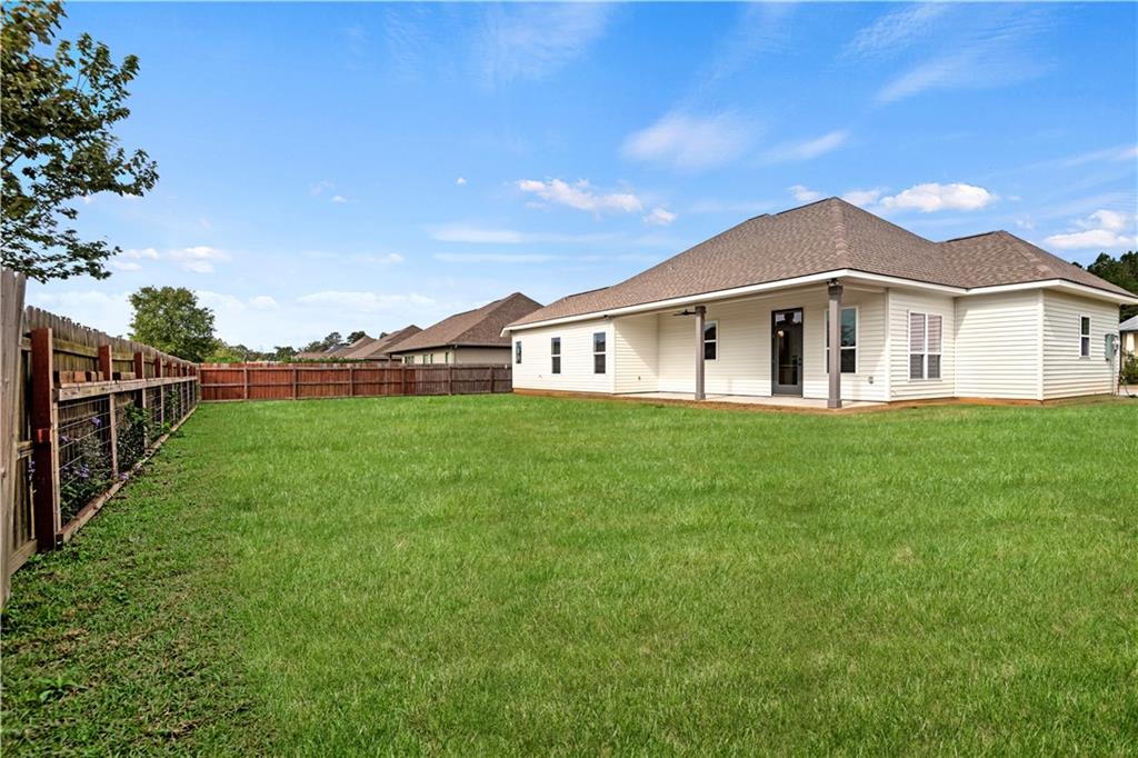 Covington, Louisiana 70435, United States, 3 Bedrooms Bedrooms, ,2 BathroomsBathrooms,Residential,Active,33949