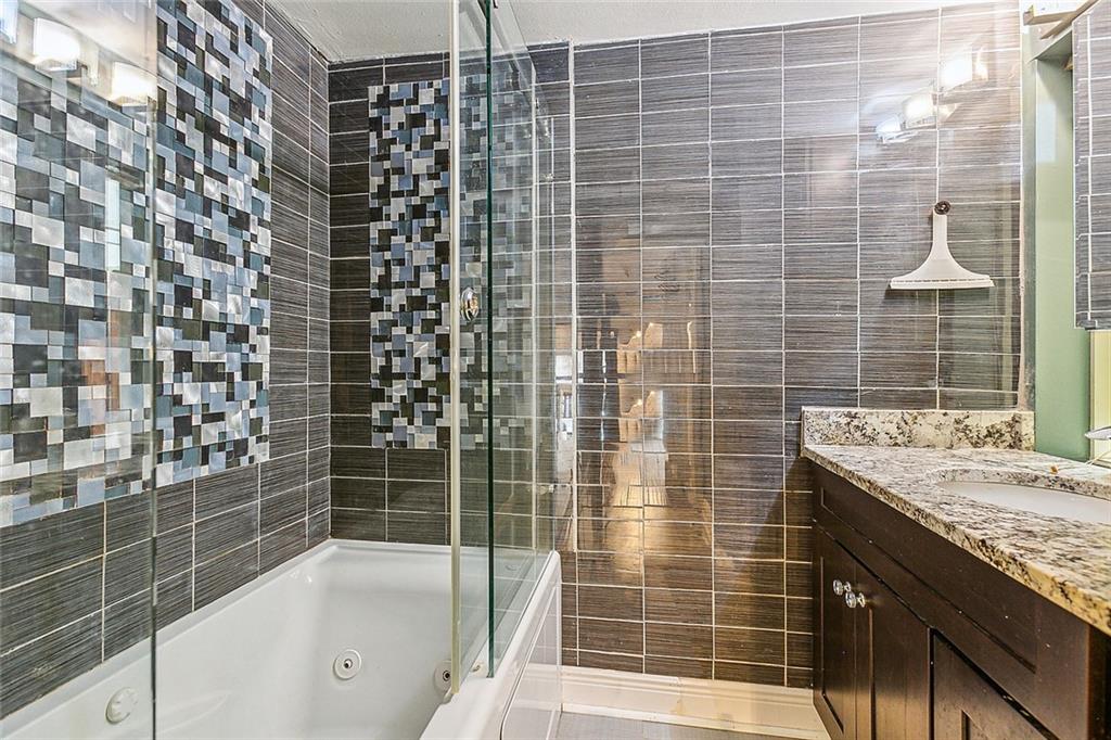 New Orleans, Louisiana 70130, United States, 1 Bedroom Bedrooms, ,2 BathroomsBathrooms,Residential,Active,21735