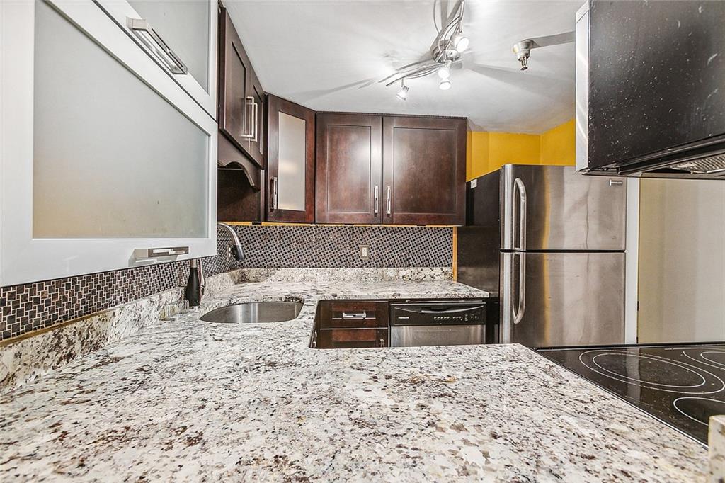 New Orleans, Louisiana 70130, United States, 1 Bedroom Bedrooms, ,2 BathroomsBathrooms,Residential,Active,21735