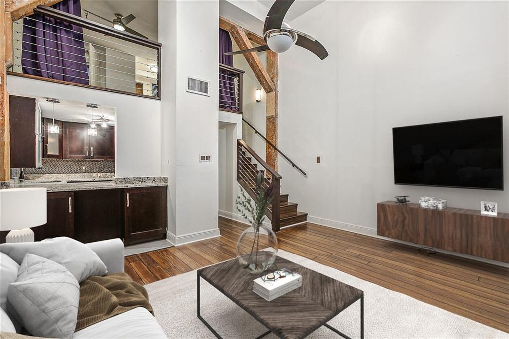 New Orleans, Louisiana 70130, United States, 1 Bedroom Bedrooms, ,2 BathroomsBathrooms,Residential,Active,21735