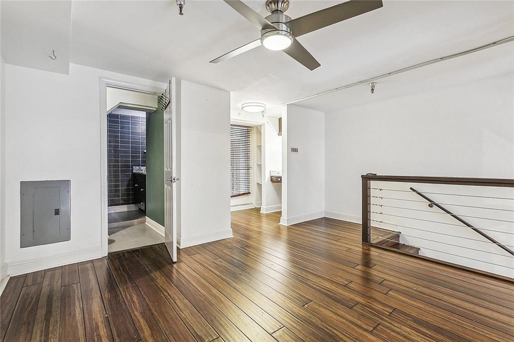 New Orleans, Louisiana 70130, United States, 1 Bedroom Bedrooms, ,2 BathroomsBathrooms,Residential,Active,21735