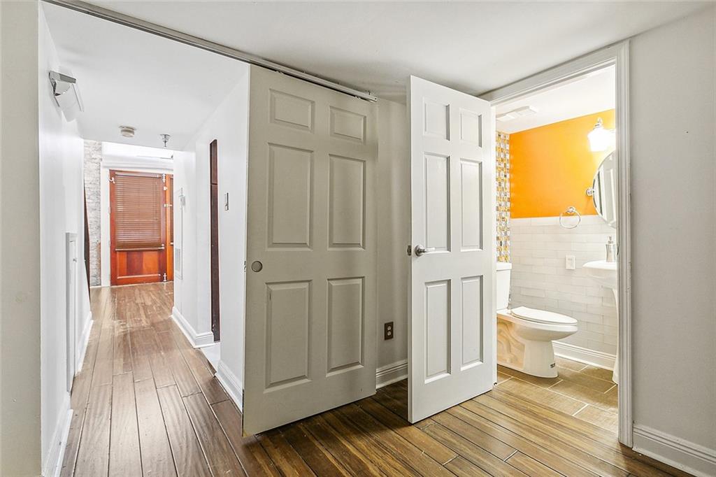 New Orleans, Louisiana 70130, United States, 1 Bedroom Bedrooms, ,2 BathroomsBathrooms,Residential,Active,21735