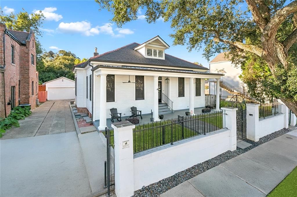 830 SAINT MAURICE Avenue