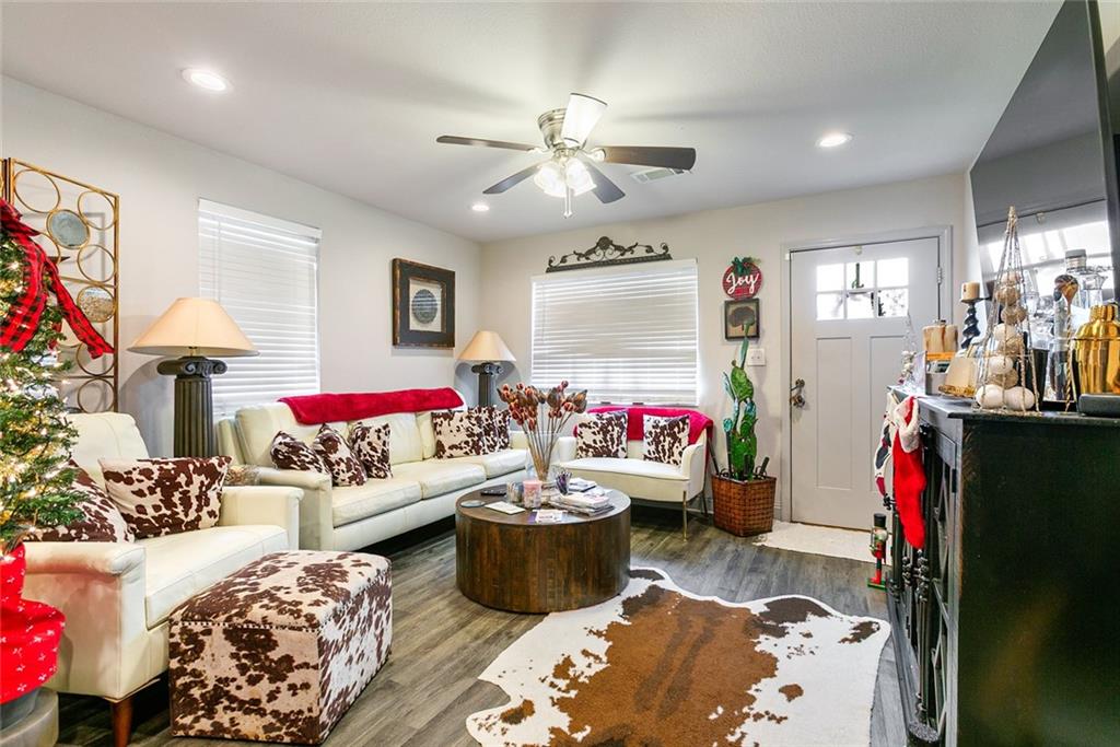 7678 SHOREWOOD Boulevard