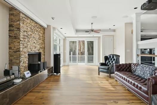 7017 GENERAL DIAZ Street