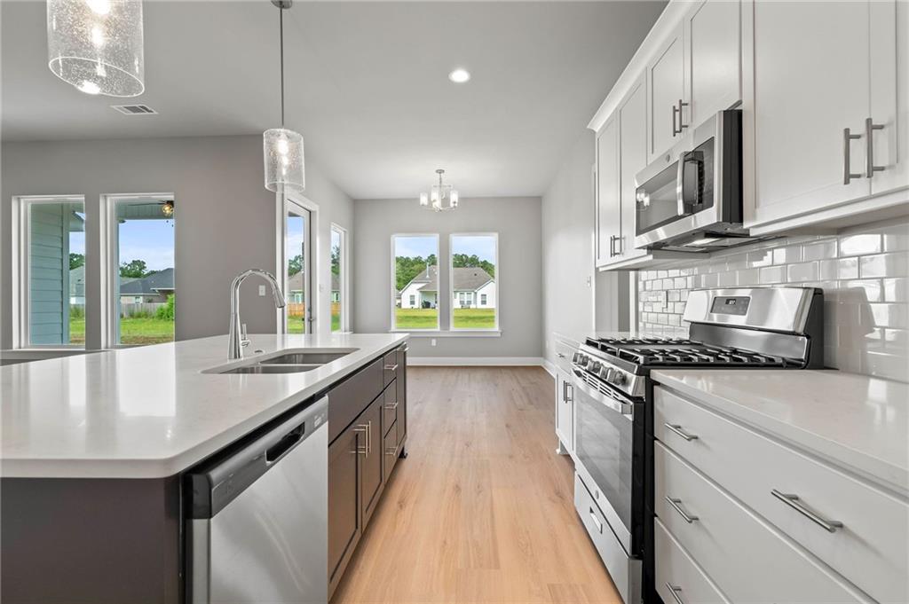 72661 ROBINDALE Drive