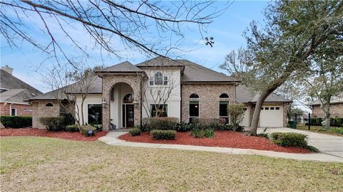 3728 LAKE MICHEL Drive Gretna LA 70056