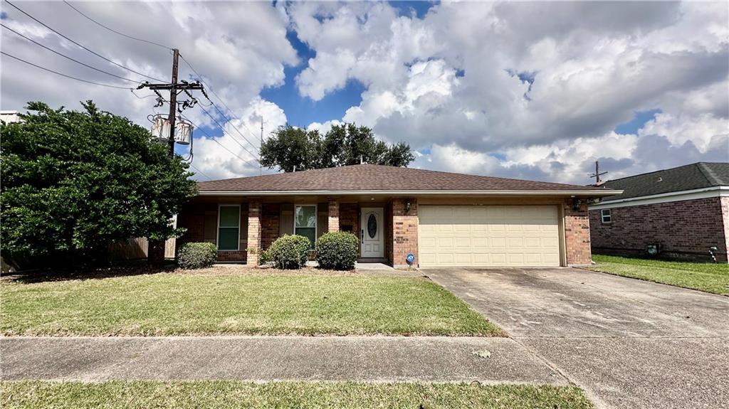 1813 GREEN OAK Drive