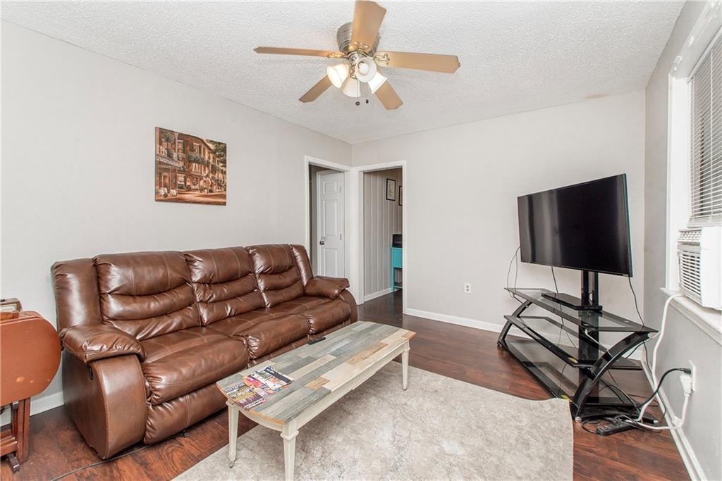 1031 HENRIETTE DELILLE Street 2