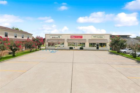 1 STOREHOUSE Lane Destrehan LA 70047